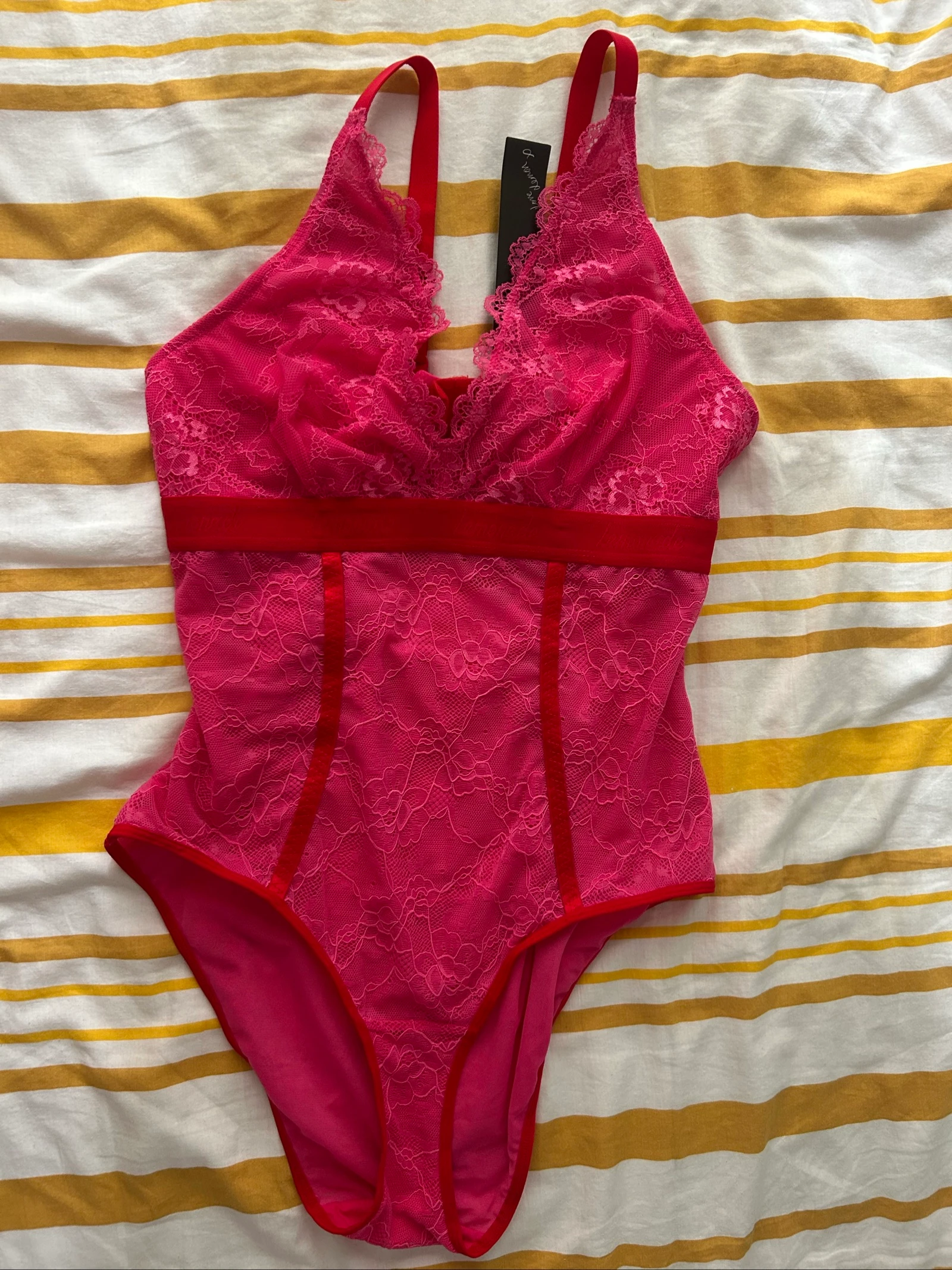 Body de encaje rosa fuchsia Lemonade Dolls – NUEVO con etiqueta – Talla M (Copa Fuller) – photo 3